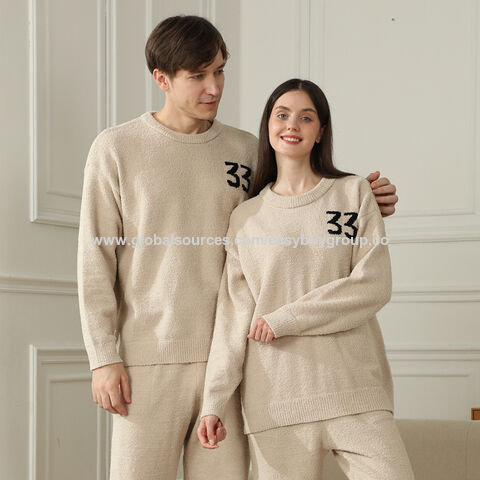 Pijamas para parejas de forro polar: Ropa de estar en casa para parejas disponible en estilos de jersey y cárdigan. Múltiples colores para elegir. Conjunto de felpa.