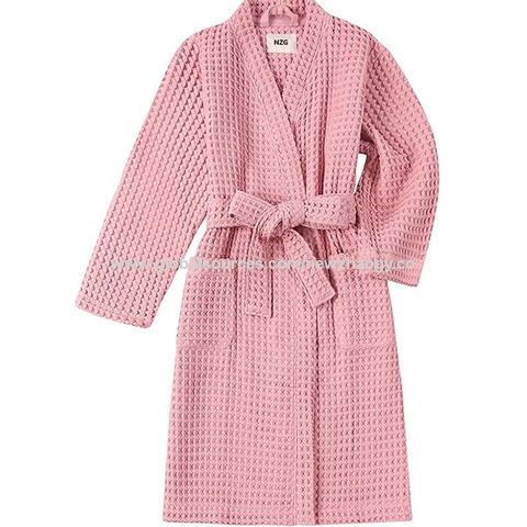 Großhandel Benutzerdefinierte 5-Sterne-Hotel Logo Weißer Bademantel Schnell Trocknend Atmungsaktiv 100% Baumwolle Kimono Waffel Spa Bademantel