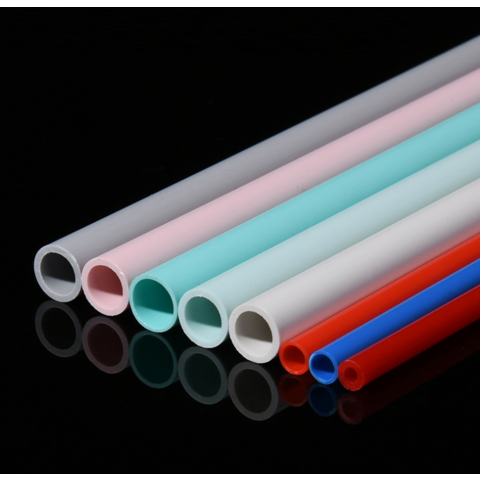مصنع بيع بالجملة أنابيب مياه ساخنة وباردة أنابيب بلاستيكية أنابيب PVC ملونة