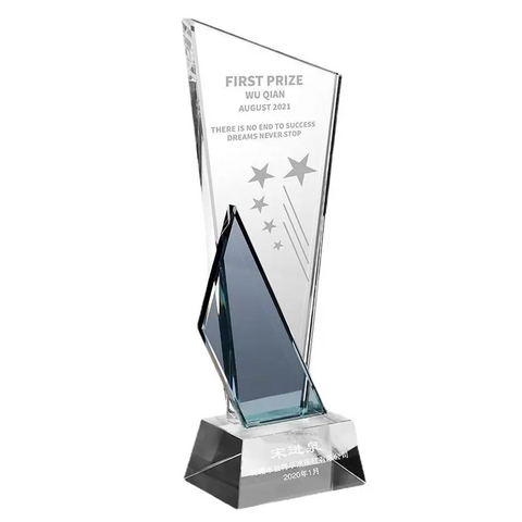 Trofeo de Cristal Personalizado con Diseño Creativo al por Mayor, Trofeo de Cristal Grabado como Regalo Empresarial de Honor