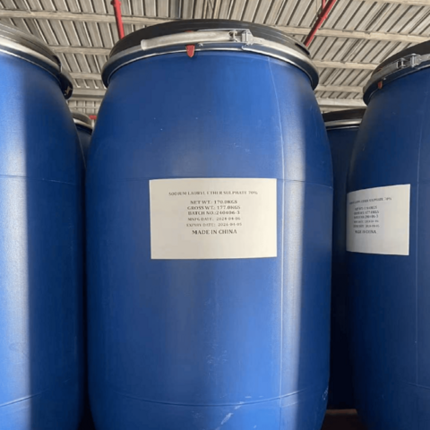 Detergente SLES 70% Jabón CAS 68585-34-2 SLES 70% Somos una fábrica especializada en materias primas para lavado con precios asequibles y buena calidad.