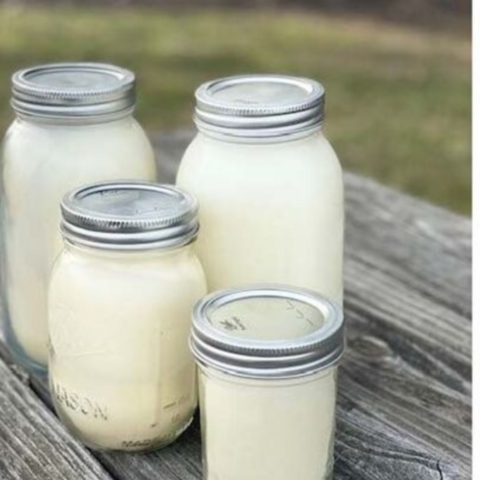 Hydratant pour la peau au suif de bœuf doux, naturel et non parfumé. Suif de bœuf de la meilleure qualité disponible à la vente. Prix réduit.