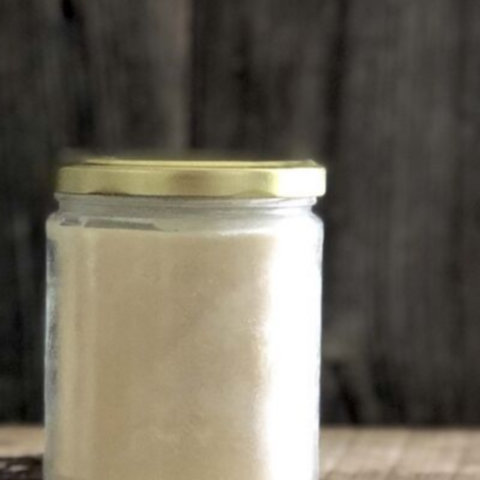 Hydratant pour la peau au suif de bœuf doux, naturel et non parfumé. Suif de bœuf de la meilleure qualité disponible à la vente. Prix réduit.