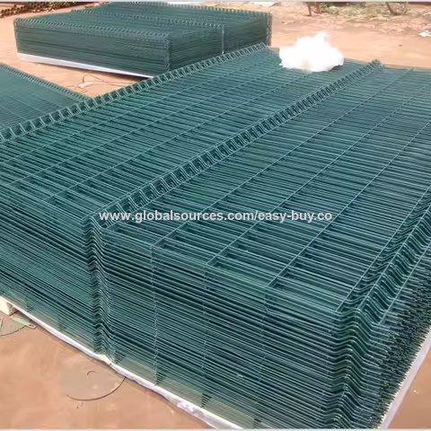 Cercas de malha de aço Gama completa de acessórios para cercas de rede de proteção dobrada triangular, cercas de rede de coluna em forma de pêssego e malha de arame