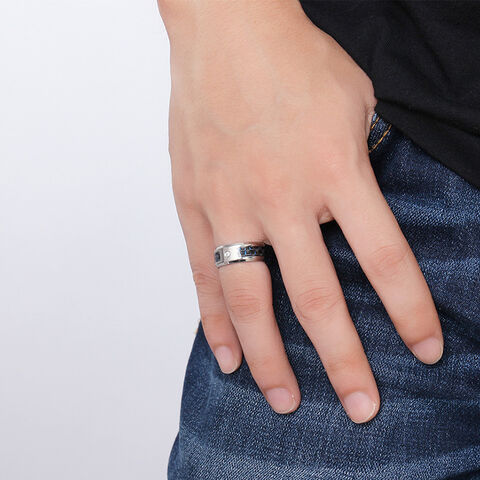 Anillo de Fibra de Carbono para Hombre con Árbol de la Vida Grabado en Acero Inoxidable
