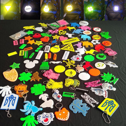 Placa de identificação refletora de alumínio de alta visibilidade para animais de estimação com padrão personalizado para segurança noturna, chaveiro refletor