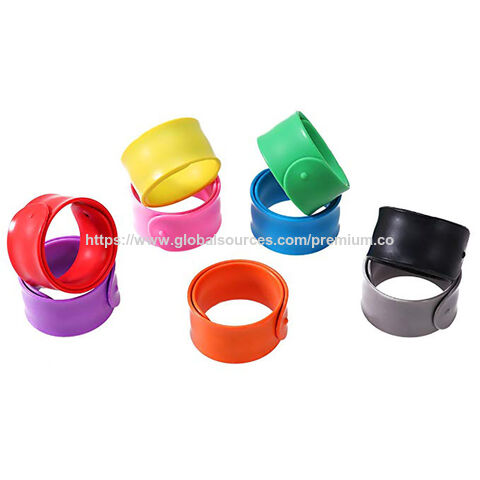 Bracelets à claquer en PVC avec logo personnalisé en gros