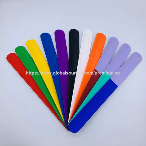 Bracelets à claquer en PVC avec logo personnalisé en gros