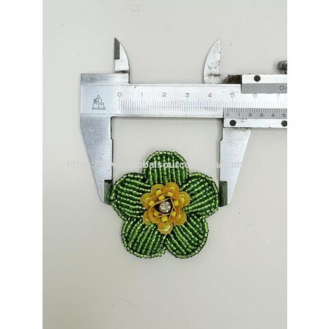 Parche de tela triangular hecho a mano con diamantes de imitación, cuentas y lentejuelas, bordado para coser en ropa, parche de flores