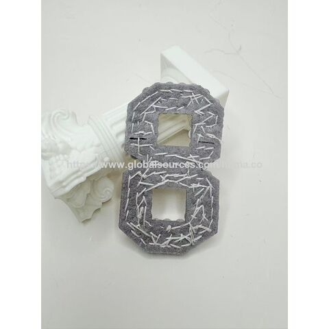 Parche de tela bordado número 8 hecho a mano, parche de tela triangular con cuentas, parche bordado para coser en ropa