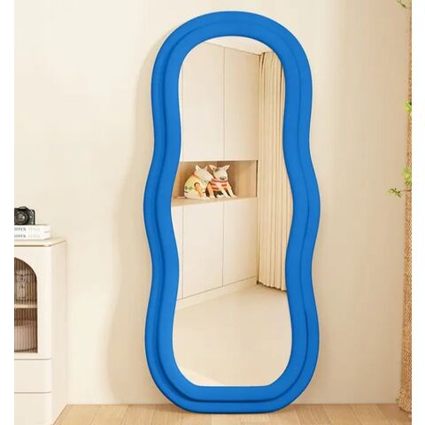 Espejo de pie de cuerpo entero con soporte de acero, diseño ondulado suave de lujo ligero, cubierta de franela, a prueba de explosiones para decoración del hogar