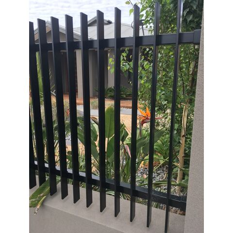 Clôtures Métalliques Premium avec Solutions Polaires pour Maisons, Entreprises & Industrie