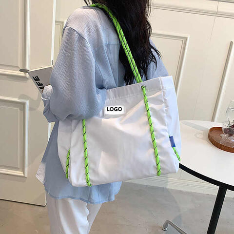 Sac de Shopping Tendance Nouveau Design pour Femmes, Sac Fourre-Tout en Nylon avec Logo Personnalisé Imprimé - Vente en Gros Direct Usine