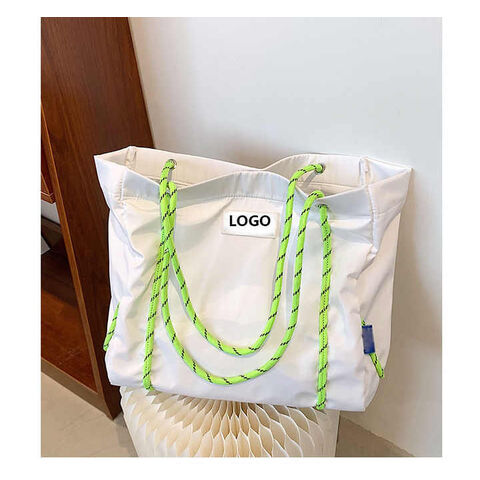 Sac de Shopping Tendance Nouveau Design pour Femmes, Sac Fourre-Tout en Nylon avec Logo Personnalisé Imprimé - Vente en Gros Direct Usine