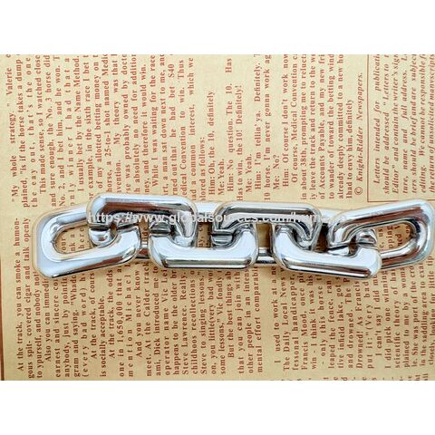 Cinta de adorno de cadena de plástico plateado de 39*28 mm para bolsos, ropa, cadenas, accesorios y adornos. Color y tamaño personalizables.