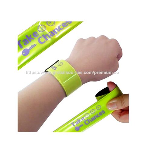 Bracelets réfléchissants promotionnels directs d'usine, bracelets élastiques, cercle de tape, bande réfléchissante en PVC, bracelets à claquer