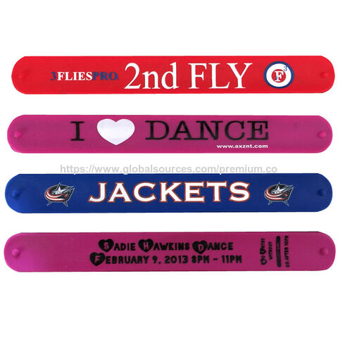 Bracelets promotionnels en silicone personnalisés à bas prix, bracelets à claquer en couleur avec logo personnalisé