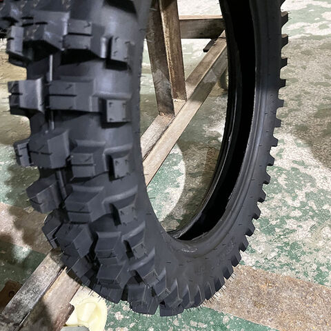 Pneu de vácuo de borracha para motocicleta de estrada molhada antiderrapante reforçado personalizado cordial durável estável de venda quente