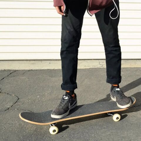 Skateboard Lengkap PRO 31 Inci, Deck Skateboard Kayu Maple 7 Lapis untuk Olahraga Ekstrim dan Aktivitas Luar Ruangan