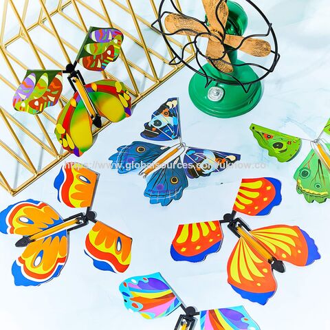 Magischer fliegender Schmetterling mit Gummiband, Aufzieh-Schmetterling Spielzeug für Überraschungsgeschenke im Großhandel
