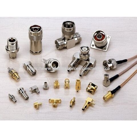 SMA-Buchse für Leiterplattenmontage, R/A-Stecker, Lötanschluss SMT SMD, rechtwinklige Bauform, Durchgangsbohrung 50 Ohm, weiblicher SMA-4-Pin-Leiterplattenstecker