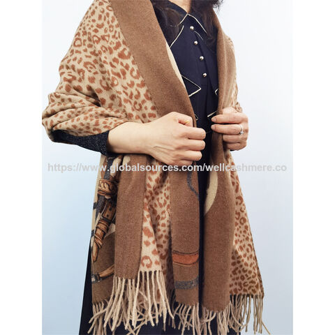 Chal de moda para mujer con estampado de cinturones para otoño/invierno - Venta al por mayor de chales y bufandas de diseño