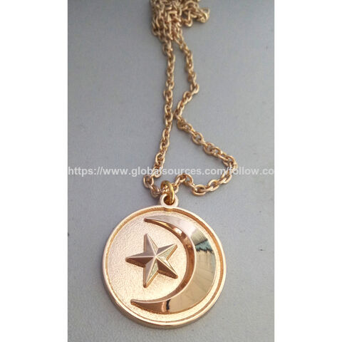 Collar de metal niquelado con adhesivo impreso y epoxi. Personalizable con su logotipo.