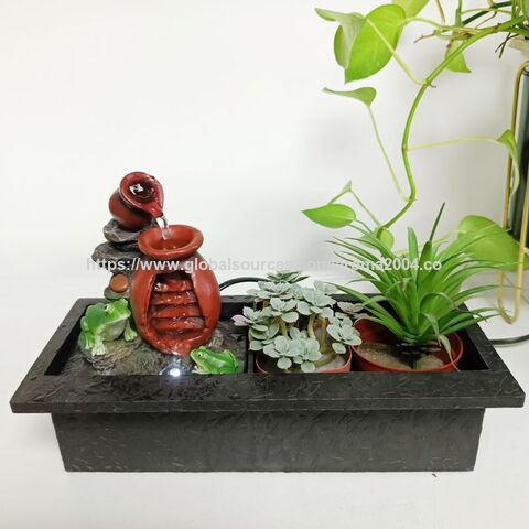 Décoration d'intérieur unique Mini pot de jardin multifonction avec pompe de fontaine LED pour ornement de table