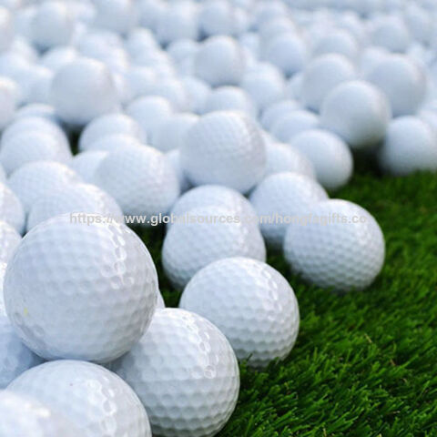Hochwertiger 3-Piece Golfball mit optimierter Aerodynamik für maximale Flugweite – Ideal für Turniere und Training
