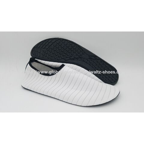 Vente chaude 2024 Unisexe Sèche Rapide Sports Aqua Bord de Mer Chaussures Plage Surf Pantoufles Chaussures d'eau