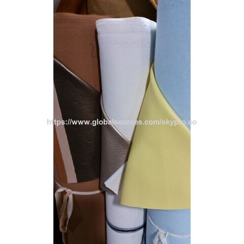 Matéria-prima sintética para sapatos de cor sólida, couro PU com logotipo em relevo para vestuário