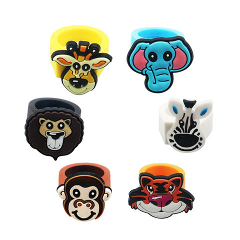 Bagues pour enfants en gros : Bagues en caoutchouc PVC souple avec motif d'animaux de dessin animé mignon sur mesure