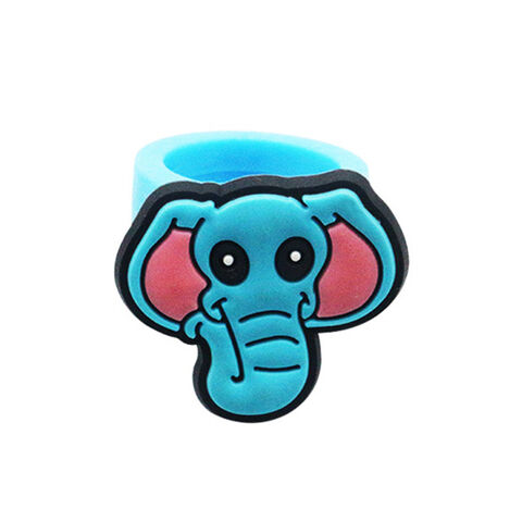 Bagues pour enfants en gros : Bagues en caoutchouc PVC souple avec motif d'animaux de dessin animé mignon sur mesure