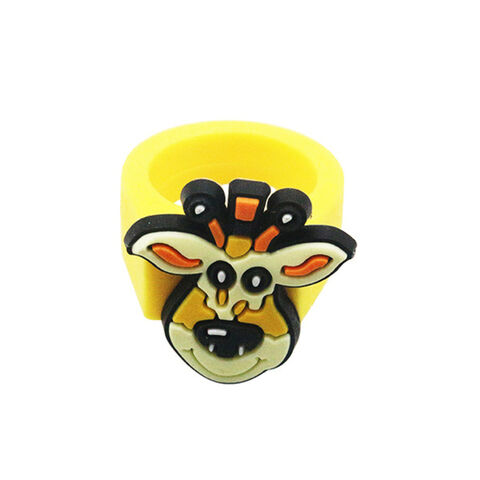Bagues pour enfants en gros : Bagues en caoutchouc PVC souple avec motif d'animaux de dessin animé mignon sur mesure