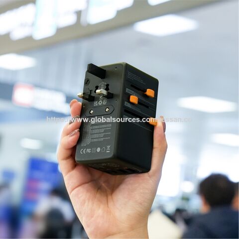 Adaptador de Viaje Universal Múltiple TESSAN con 1 Enchufe Universal + 2 USB-A + 1 Puerto Tipo-C (Carga Rápida PD15W, Negro)