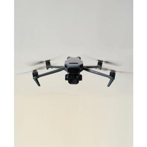 Dron DJI Avic 3 Pro Cine Premium Combo Usado con RC Pro, Caja Sellada Nueva