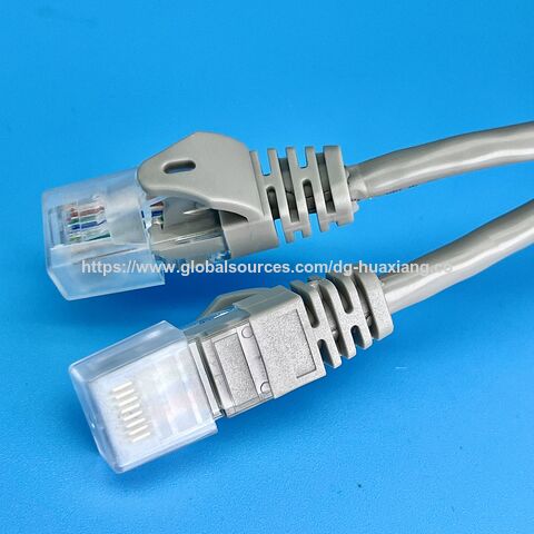 Cable de conexión Cat5e, diseño moderno y elegante. Garantiza la integridad de la señal y transmisión de alta velocidad - 1 metro de longitud. Ideal para redes empresariales.