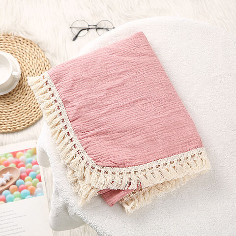 Couverture pour enfants en gros, double épaisseur, pliante, couverture d'emmaillotage en pur coton doux avec pompons, couverture de poussette pour bébé, pour la maison