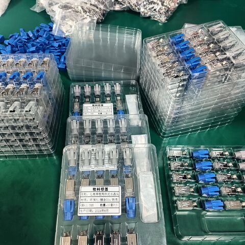 Ethernet FTP 8P8C Modularer, geschirmter Metall-Adapter RJ45 Cat7 Stecker mit Knickschutz.