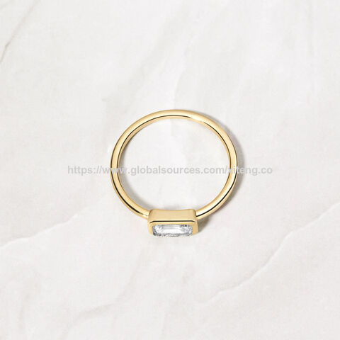 Bague Rectangulaire avec Serti Lunette en Gros avec Faible MOQ, Bague de Fiançailles Taille Émeraude, Cadeau pour Elle, Personnalisation OEM/ODM