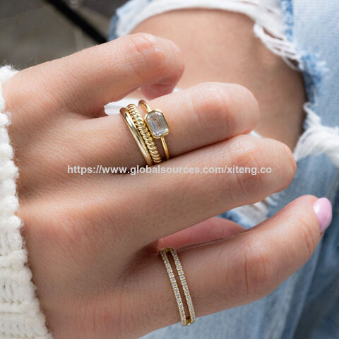 Bague Rectangulaire avec Serti Lunette en Gros avec Faible MOQ, Bague de Fiançailles Taille Émeraude, Cadeau pour Elle, Personnalisation OEM/ODM