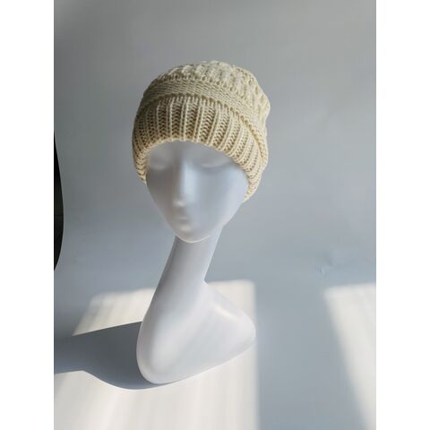 Modischer Damen Winter Acryl Multifunktions-Beanie mit Loch für Dutt und Pferdeschwanz