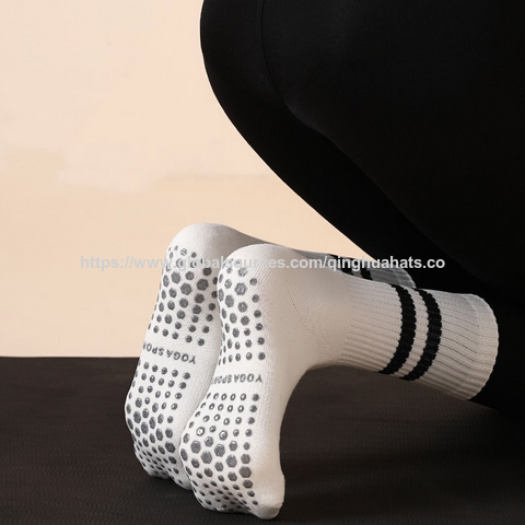 Benutzerdefinierte Pilates Socken Rutschfeste Yoga Socken Damen Baumwolle Grip Großhandel Damen Medium Tube Frottee Dicke Solide Frottee Socken