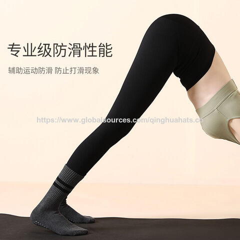 Benutzerdefinierte Pilates Socken Rutschfeste Yoga Socken Damen Baumwolle Grip Großhandel Damen Medium Tube Frottee Dicke Solide Frottee Socken