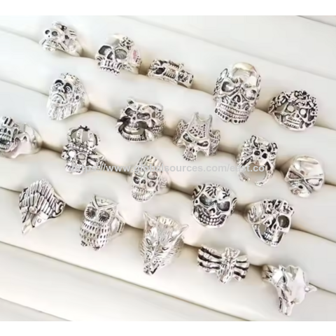 Heißer Verkauf Großhandel Punk Hollow Schädel Legierung Silber Ringe für Männer Halloween Dekoration Batch Fingerring für Männer Gothic Rock