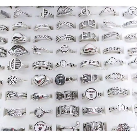 Heißer Verkauf Großhandel Punk Hollow Schädel Legierung Silber Ringe für Männer Halloween Dekoration Batch Fingerring für Männer Gothic Rock