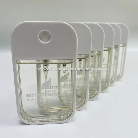 Gel hidroalcohólico de marca privada, desinfectante de manos, líquido humectante, mini gel de bolsillo, botella de spray para desinfectante de manos.