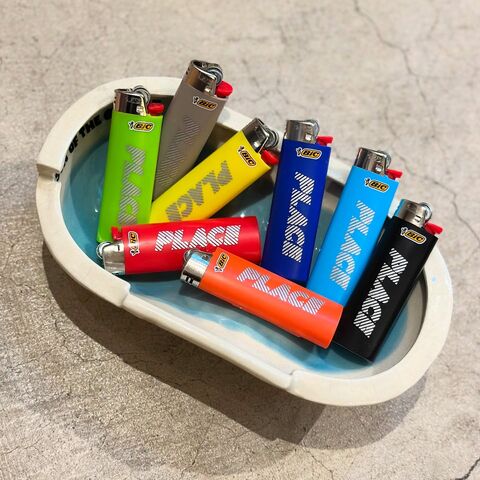 Isqueiros Maxi J26 Atacado Estoque EUA 50+3 unidades por pacote Isqueiros BIC Tamanho Grande J26 Isqueiros BIC Personalizados