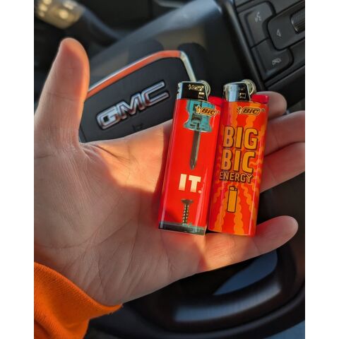 Isqueiros Maxi J26 Atacado Estoque EUA 50+3 unidades por pacote Isqueiros BIC Tamanho Grande J26 Isqueiros BIC Personalizados