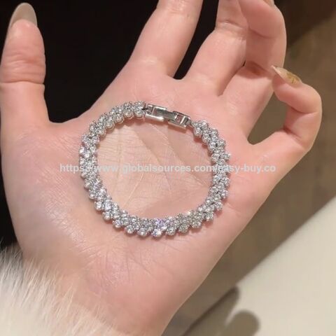 Pulsera de cristal de diamante 'Love' estilo romano para mujer, de lujo ligero y nicho, con un toque de alta gama para el verano